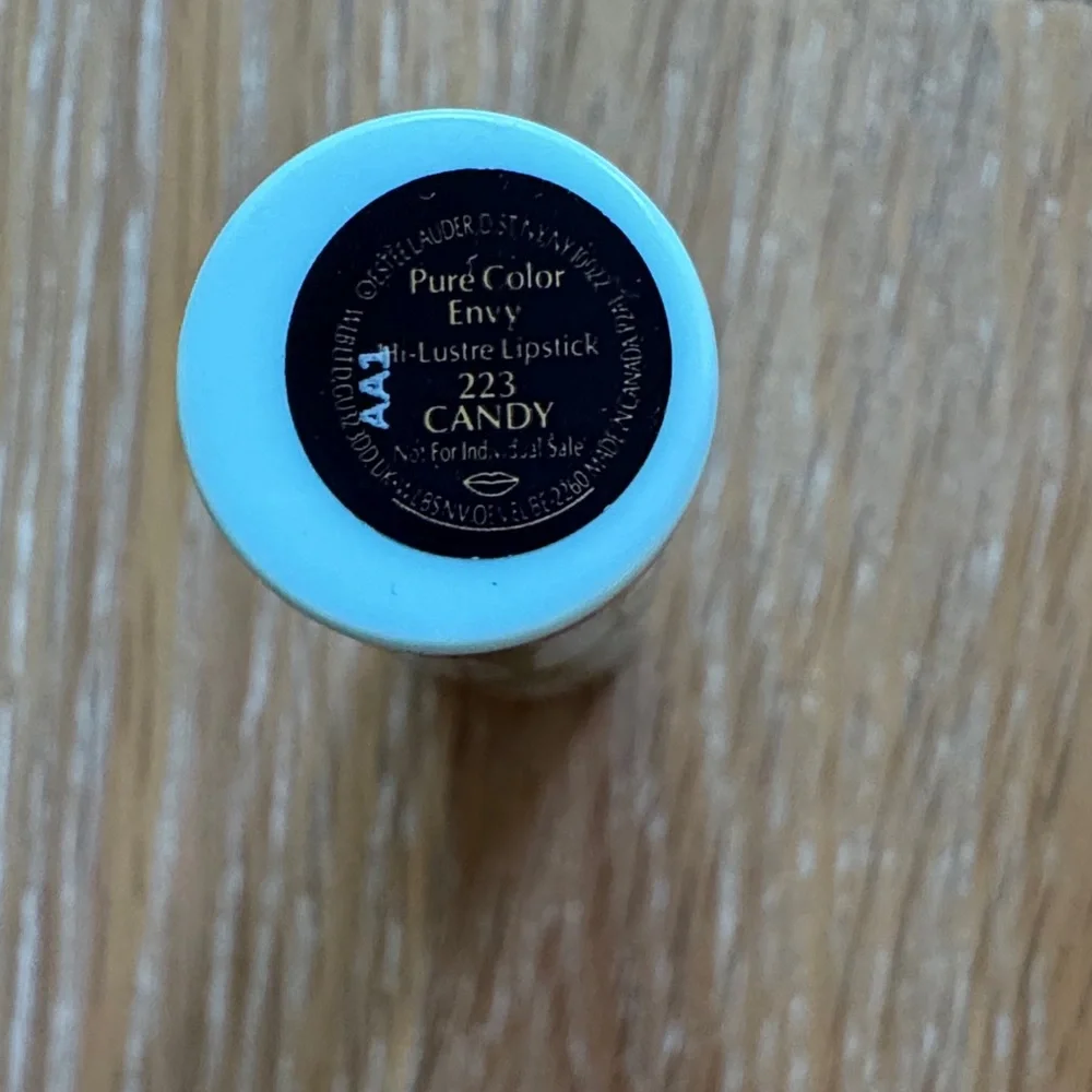 Estee Lauder Pure Color Envy Lipstick in Candy 223